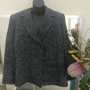 Tahari Black & White Blazer- Size 16